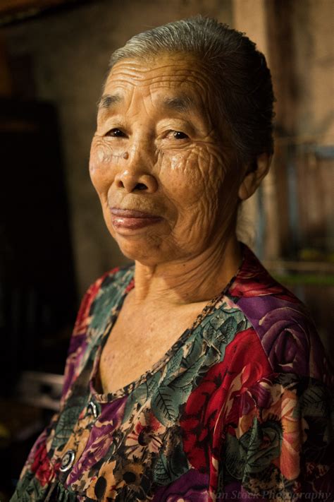 Alanstockphotography Bali Market Portrait Woman Old Stall Asian Smiling 01 Alan Stock