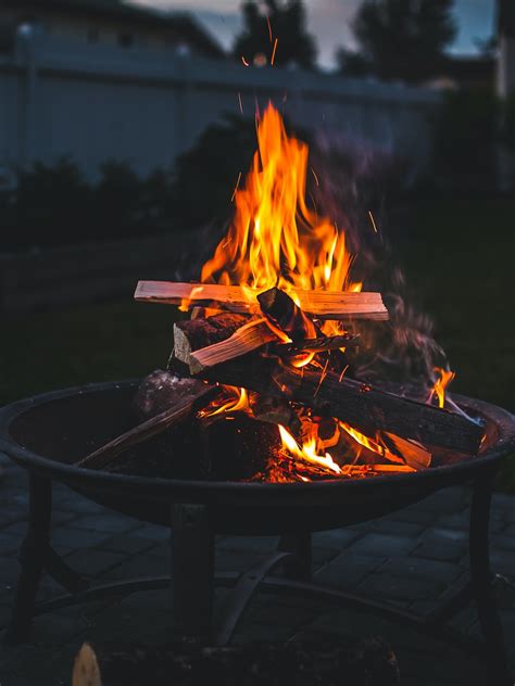 Fire Pit Pictures Hq Download Free Images On Unsplash