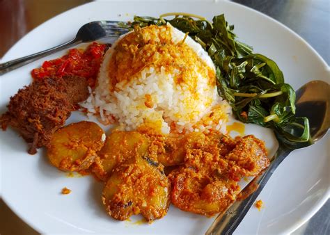 15 Gambar Nasi Padang Rendang Makanan Khas Indonesia