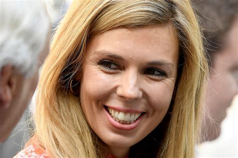Boris johnson, 55, and carrie symonds, 33, became the first unmarried couple to move into downing street in 2019. Carrie Symonds 'will travel with Boris Johnson to meet the Queen at Balmoral' - Mirror Online