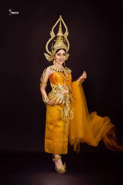 🇰🇭 pretty cambodian lady wearing traditional costume ⚜️beauty and traditions 🇰🇭 fashion women