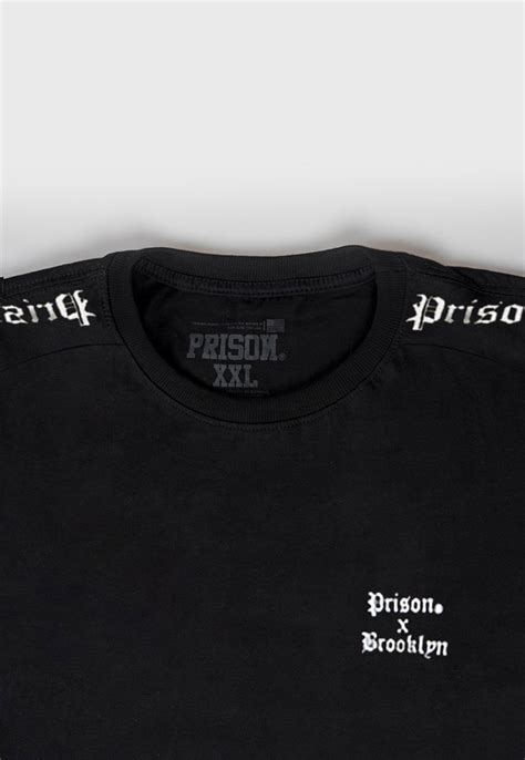 Camiseta Prison Raglan Brooklyn Preta Compre Agora Kanui Brasil