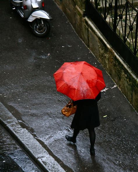 Parapluie Rouge Rue Saint Roch Paris Red Umbrella Paris Walking