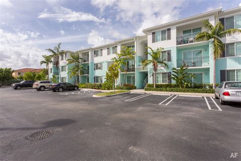 Bridges at Kendall Place - Miami, FL | Apartment Finder What are some of the property amenities at kendall hotel?