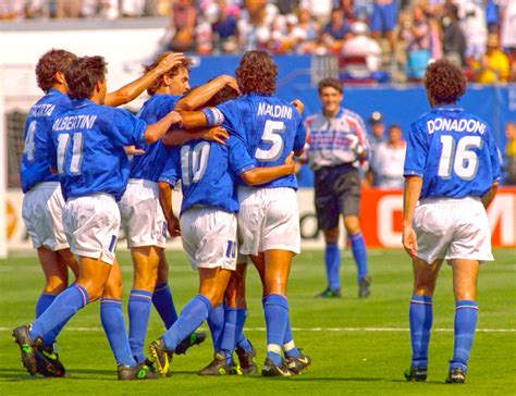 Italian forza azzurri futbol shirt. The Ultimate Classic Azzurri HD Photo Collection - USA 94 ...