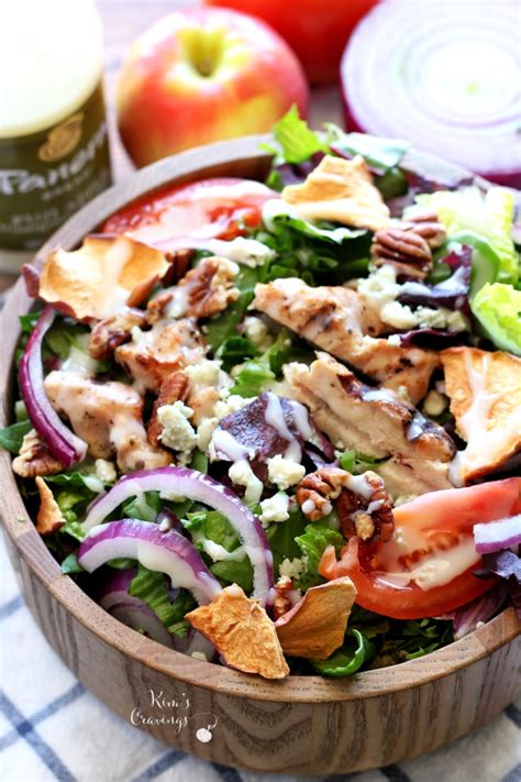 It's more affordable than ordering it at the restaurant and you can make it your own with whatever toppings you choose! Copycat Panera Bread Fuji Apple Chicken Salad - Kim's Cravings
