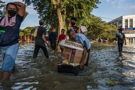 Kind Malaysians Are Helping Flood Victims And How You Can Volunteer