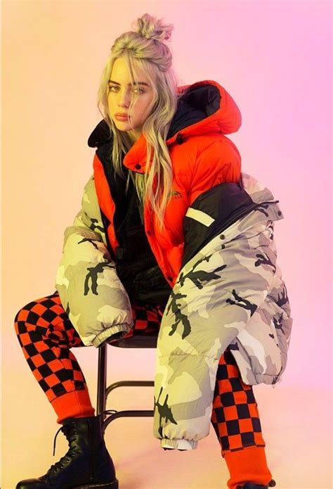 Billie eilish is the latest pop sensation with the most unique sense of style. Billie Eilish clothing style shared by Okla_ on We Heart It
