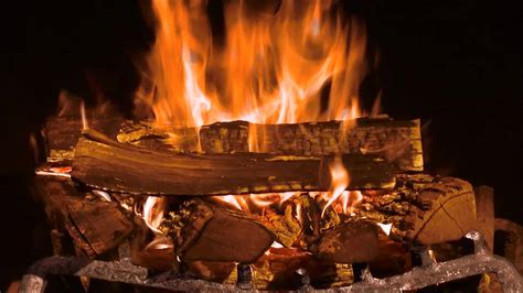 All cabins have linens, showers, cable tv, and the the yule log resort sits on the beautiful shores of lake superior, just three miles. Best 58+ Yule Log Wallpaper on HipWallpaper | Cute Blog ...