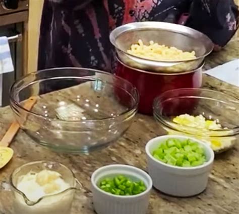 Paula Deen S Classic Southern Macaroni Salad Recipe In Macaroni