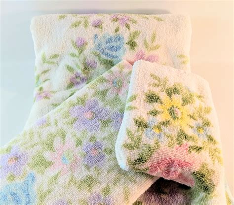 Vintage Springmaid 3 Piece Pink Yellow And Blue Daisy Towel Set Etsy