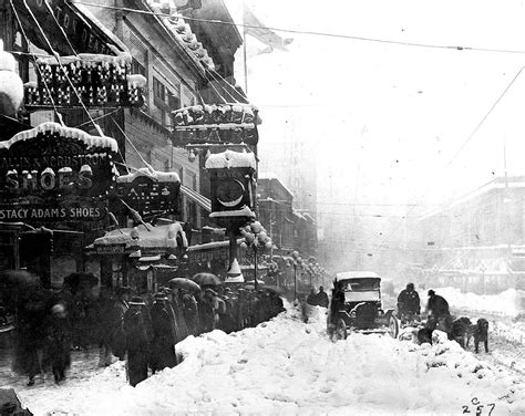 Snow Blast From The Past Historic Seattle Storms In Photos And Video
