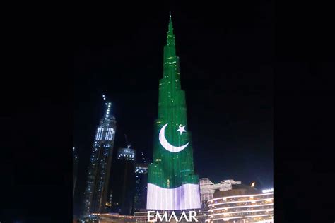 Video Burj Khalifa Lights Up To Mark Pakistans Independence Day