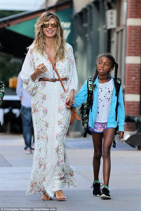 Heidi Klum Steps Out With Daughter Lou In New York City Daily Mail Online