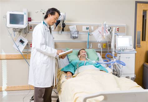 Las causas de muerte cerebral pueden ser múltiples, las mas usuales son el traumatismo encéfalo craneano, la hemorragia subaracnoídea y la isquemia cerebral global a causa de un paro. MILES CHRISTI: EL CRITERIO DE "MUERTE CEREBRAL", DESLEGITIMADO