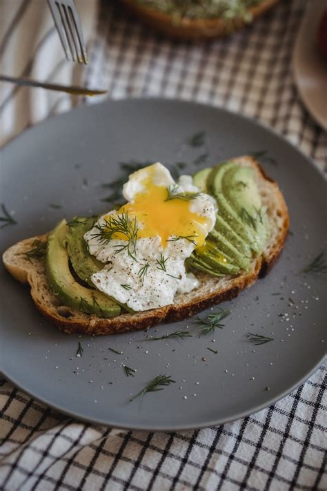 Geek To World Avocado And Poached Egg Sandwich Sandwich Recipe