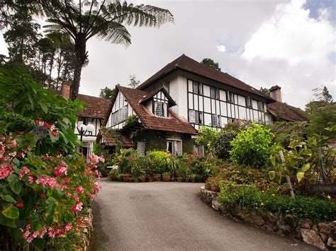 Smokehouse hotel cameron highlands features a concierge, newspaper, and a smokehouse hotel cameron highlands is sure to make your visit to tanah rata one. A Tudor style hotel built in 1939 .. Ye Olde Smoke house ...
