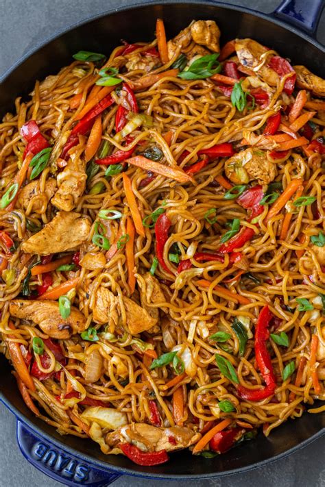 Simple Yakisoba Noodles Recipe - Momsdish in 2020 | Noodle recipes ...