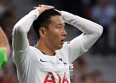 (서울=연합뉴스) 손흥민이 잉글랜드 프로축구 프리미어리그 토트넘 홋스퍼의 '동갑내기' 옛 동료 크리스티안 에릭센(인터 밀란)의 쾌유를 기원하고 英 축구 전문가 주장, "케인-손흥민-알리-에릭센 다 떠날 수도 ...