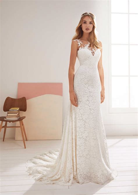 White one barcelona spiegelt den spanischen stil wieder und hat eine brautkollektion mit einer vielzahl von stilfamilien, von sexy, bohemian. Brautmode White One | Brautmode, Kleid hochzeit, Brautkleid