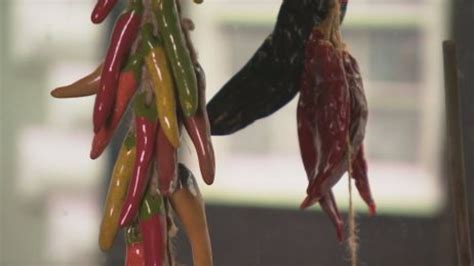 This Is What Its Like To Try One Of The Worlds Hottest Chilli Plants
