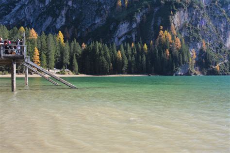 Lago Di Braies In Autunno Un Panorama Magnifico Incinqueconlavaligia