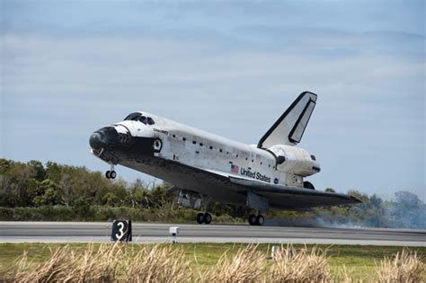 Shuttle Discovery Glides To Final Landing Updated Sts 133 Space