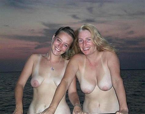 Mother Daughter Topless HQ Porno Site Images