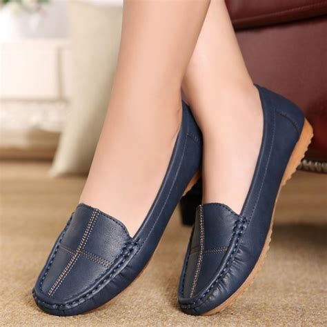 If you need help selecting the right casual women's shoe, use our personalized shoe finder. ZZPOHE leather shoes middle-aged mother shoes women Slip ...