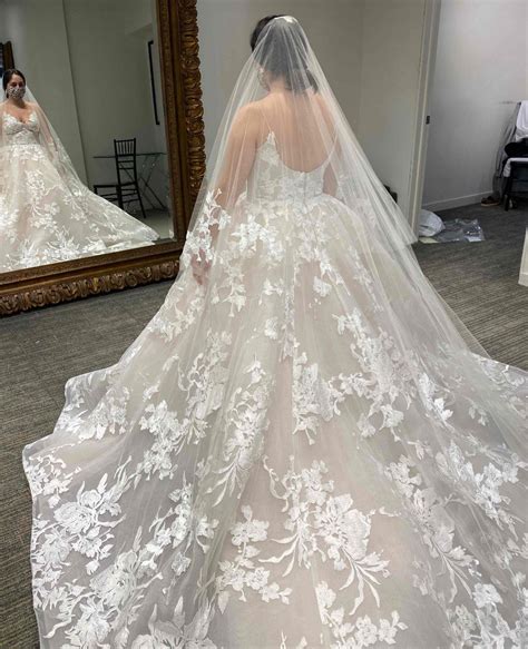 Monique Lhuillier Maeve New Wedding Dress Save 23 Stillwhite