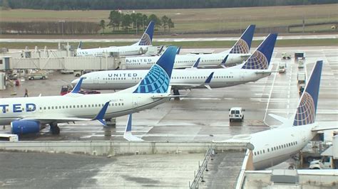 Airlines Issue Travel Waiver Ahead Of Wintry Weather