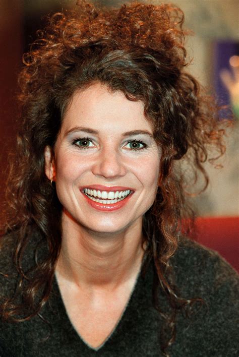 Frederique van der wal (also frédérique van der wal) (born 30 august 1967) is a former model from the netherlands, known for having appeared in victoria's secret, and the covers of magazines such as cosmopolitan and vogue. Frédérique Huydts (38) overleden - NRC