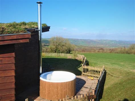 Luxury Cottages With Hot Tubs In Wales Sugar And Loaf
