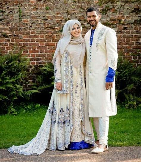 Hal ini dikarenakan terdapat beberapa hal yang menyebabkannya seperti mencucinya terlalu sering atau. 30+ Model Baju Muslim Dari Kain Sari India - Fashion Modern dan Terbaru 2021 | PUSAT-MUKENA.COM ...