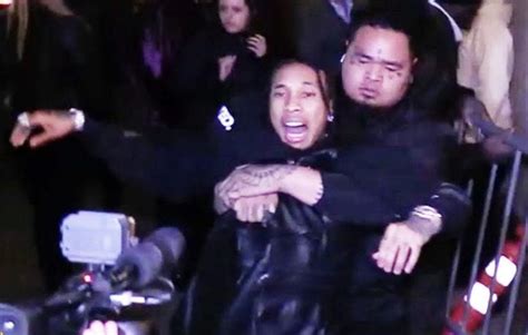 Watch Tyga Gets Dragged Out From Party Grabs Gun 925 The Beat