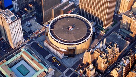 Madison square gardens is the home of the new york rangers nhl hockey team and the new york knicks and new york liberty basketball teams. Fun Things to Do in NYC at Night | Westgate New York Grand ...
