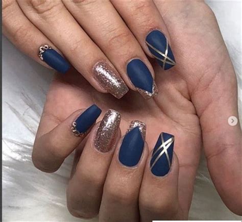 35 Best Navy Nail Art Ideas With Pictures 30creative Navy Nail Art
