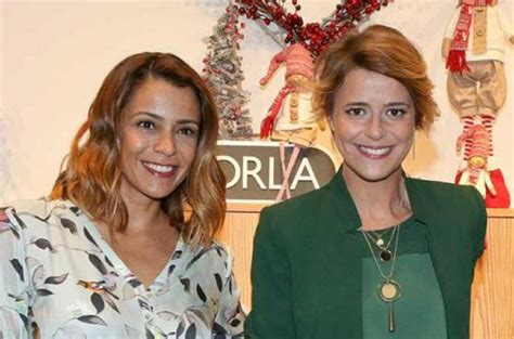 A apresentadora leonor poeiras revelou, em entrevista ao expresso, ter sido vítima de assédio sexual, especificando os detalhes da situação e identificando o alegado agressor: Leonor Poeiras e Rita Ferro Rodrigues de costas voltadas ...