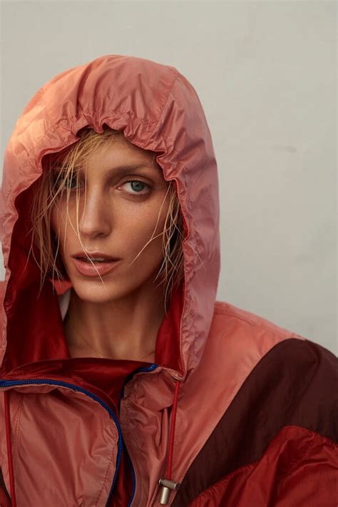 Anja Rubik Picture