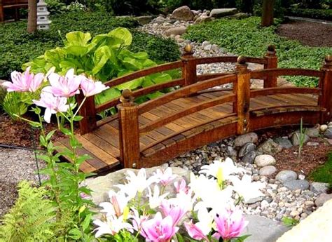 15 Charming Garden Bridges That Will Crush Your Heart