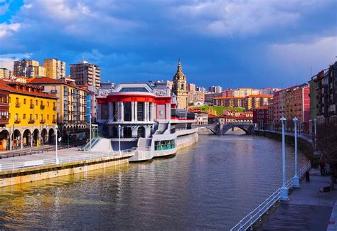 Damos Un Agradable Paseo Por La Ría De Bilbao — Mi Viaje