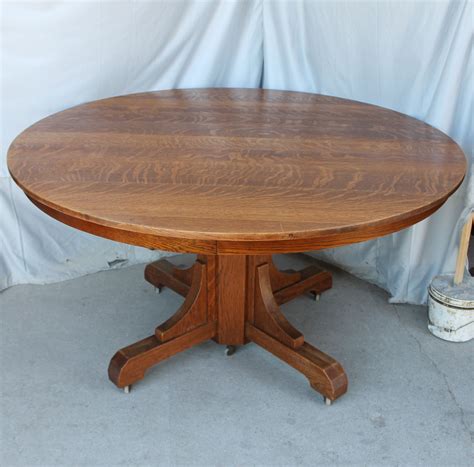 With a sizeable sitting arrangement of 8 people around 1.5m table top, it is robust enough for family dining and even the smallest dinner parties. Bargain John's Antiques | Antique Mission Oak Round Dining ...