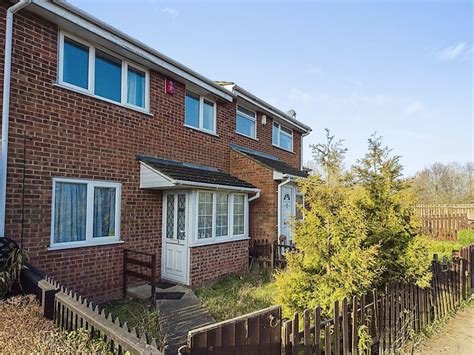 3 Bed Terraced House For Sale In Ryton Close Luton Lu1 Zoopla