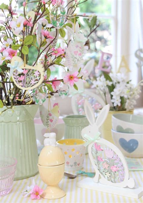 Rustic easter decoration ideas that will have a special significance for the holiday and can last you through all the months of spring. Decorating for Easter | Pastel Easter Decorations