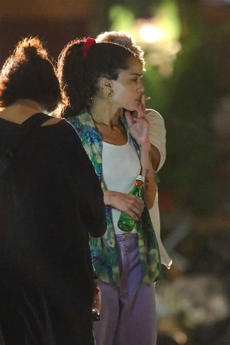 Find zoe kravitz high fidelity here ZOE KRAVITZ on the Set of High Fidelity in New York 07/11 ...