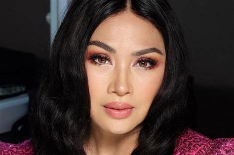 Kisah Perjalanan Karier Titi Dj Pernah Mewakili Indonesia Di Miss