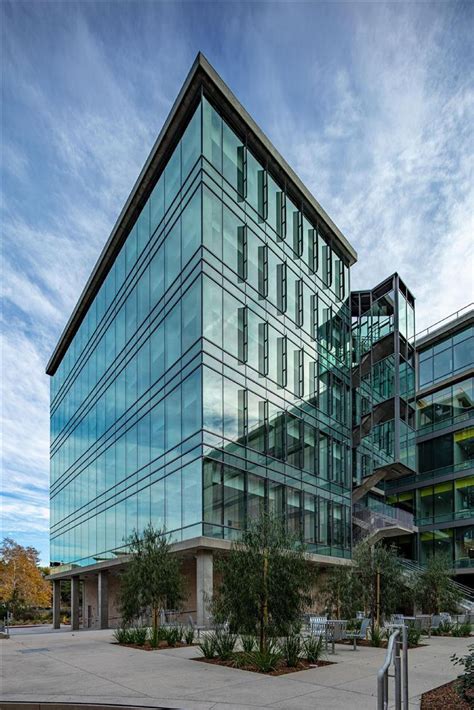 Uc Irvine Interdisciplinary Science And Engineering Bldg Saiful Bouquet