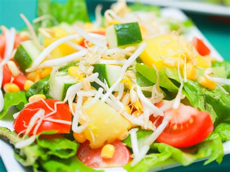 How To Make A Garden Salad Recipe Salad Garden Salad Simple