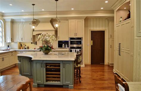 A kitchen and bath designer for more than 25 years, john is board certified and an active member of nkba and nari. Traditional Kitchen with Off White Cabinets Brentwood, CA 01 - Traditional - Kitchen - Los ...