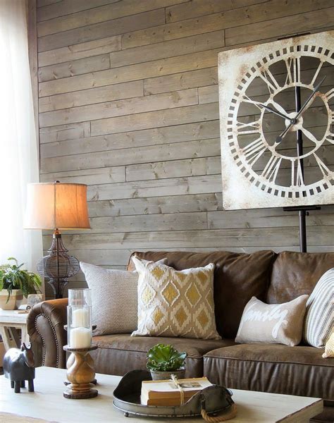 Love This Farmhouse Living Room With A Brown Sofa Rustic
